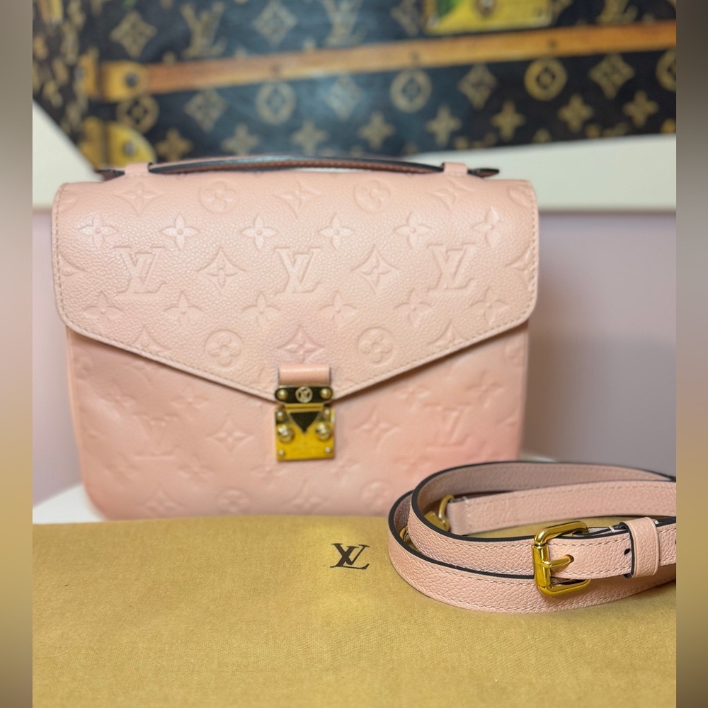 🩷SOLD🩷 Louis Vuitton Rose Pink Metis Crossbody Bag